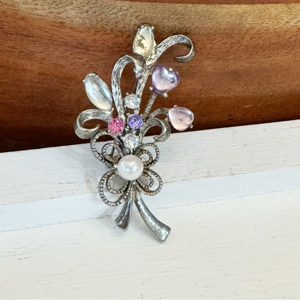 Vintage 1950s Silver ToneP Faux Pearl Rhinestone Flower Bouquet Brooch